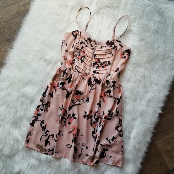 GUESS | Spring Dress - Picture 1 of 4